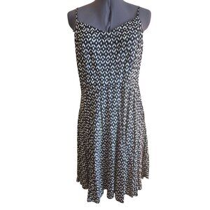 Old Navy Black & White Printed Spaghetti Strap Flowy Dress Size Large